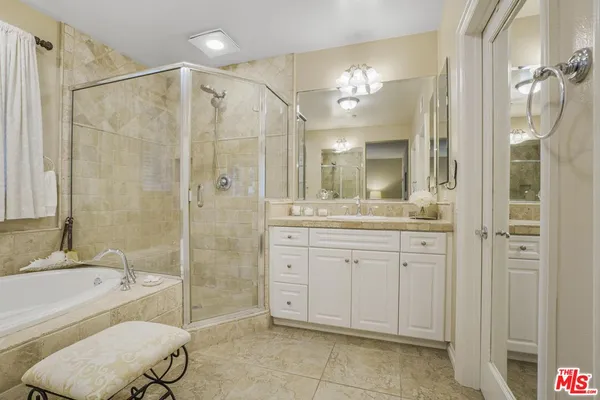 $1,050,000 | 13031 Villosa Place, Unit 122, Playa Vista, CA 90094