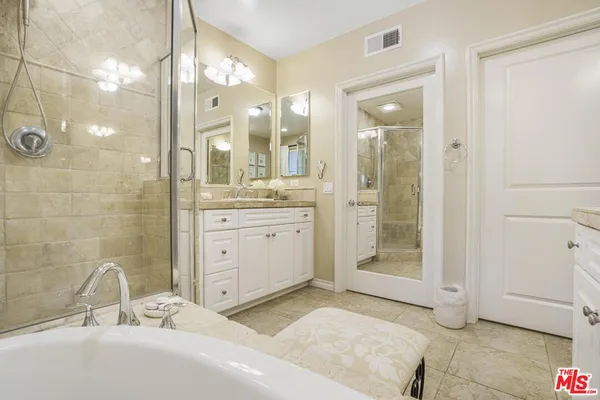$1,050,000 | 13031 Villosa Place, Unit 122, Playa Vista, CA 90094