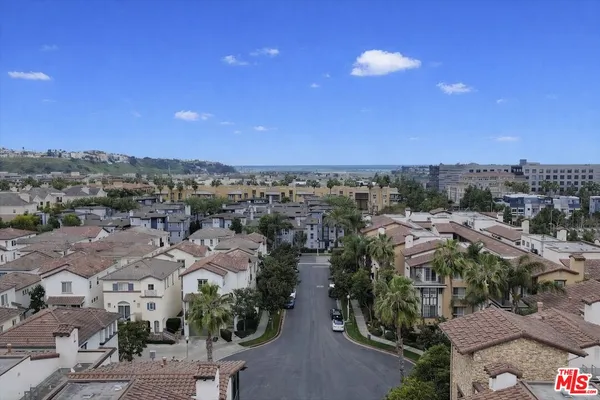 $1,050,000 | 13031 Villosa Place, Unit 122, Playa Vista, CA 90094