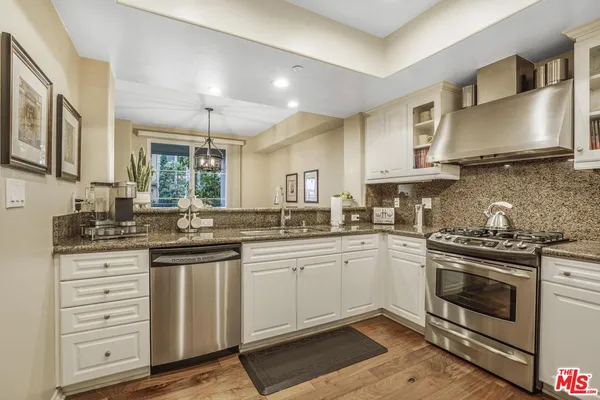 $1,050,000 | 13031 Villosa Place, Unit 122, Playa Vista, CA 90094