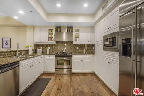 $1,158,000 | 13031 Villosa Place, Unit 122, Playa Vista, CA 90094