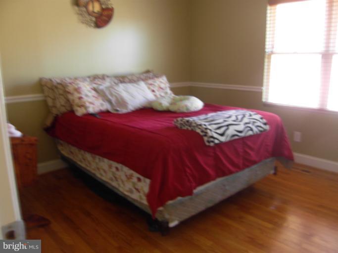22483 Bayside Road Leonardtown, MD 20650 - Photo 11 of 25 Bedroom (Master)