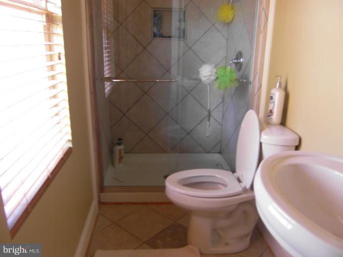 22483 Bayside Road Leonardtown, MD 20650 - Photo 13 of 25 Bath (Master)