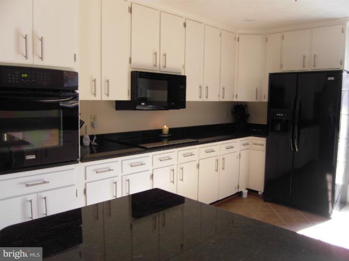 22483 Bayside Road Leonardtown, MD 20650 - Photo 4 of 25 Kitchen