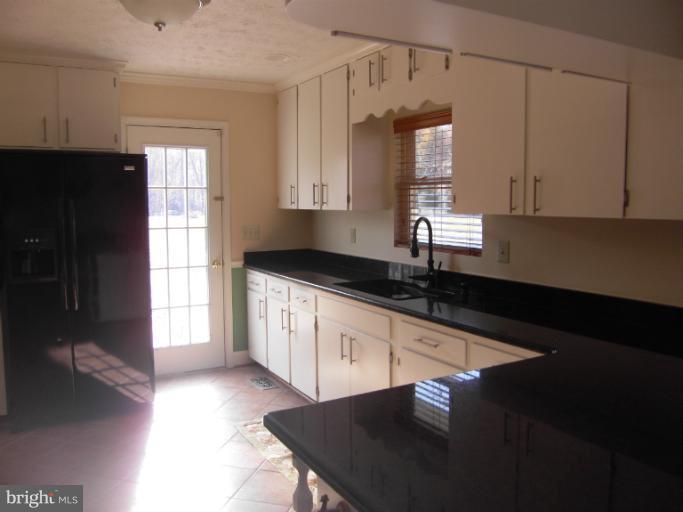 22483 Bayside Road Leonardtown, MD 20650 - Photo 5 of 25 Kitchen