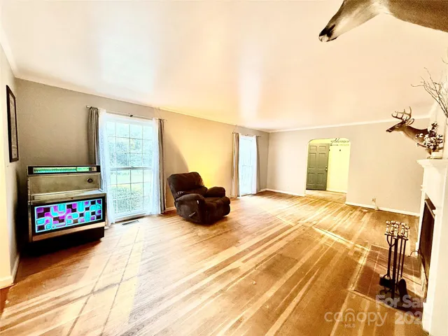 $295,000 | 43 Pinecrest Avenue, Great Falls, SC 29055