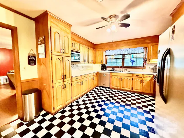 $295,000 | 43 Pinecrest Avenue, Great Falls, SC 29055