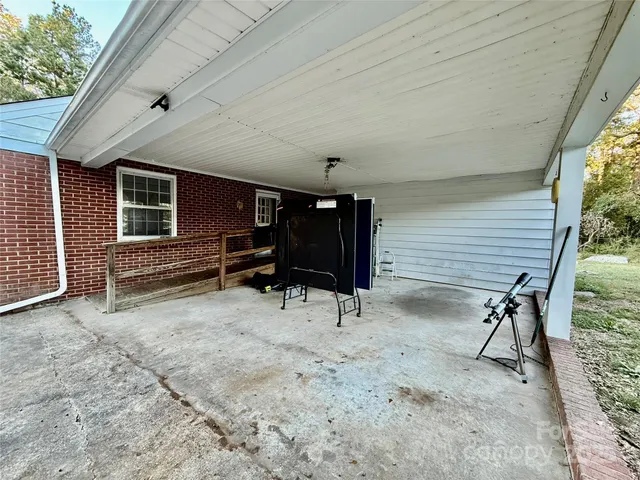 $295,000 | 43 Pinecrest Avenue, Great Falls, SC 29055