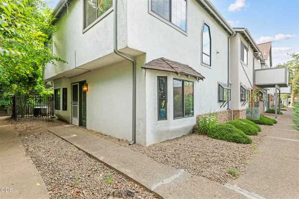 $329,900 | 495 Chestnut Street, Unit 24, Ashland, OR 97520
