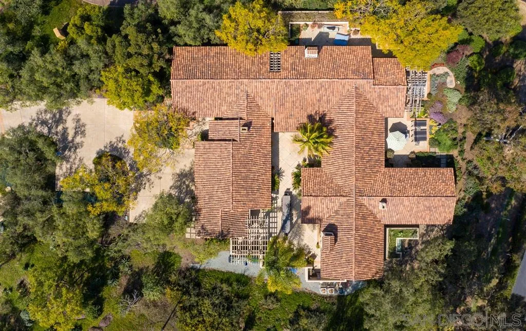 6146 Paseo Valencia Rancho Santa Fe, CA 92067 - Photo 21 of 25 an aerial view of residential houses with outdoor space