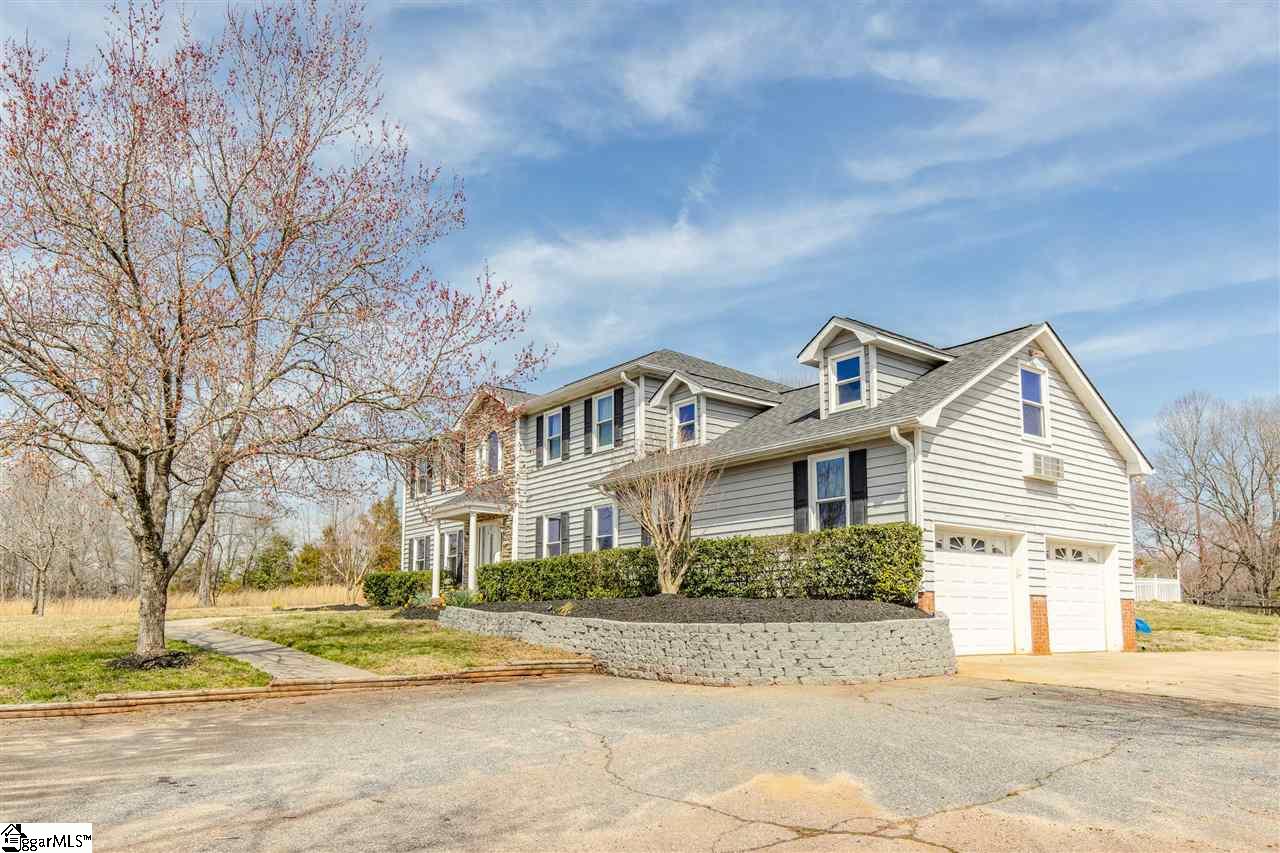 1776 Hannon Road Inman, SC 29349 - Photo 2 of 36