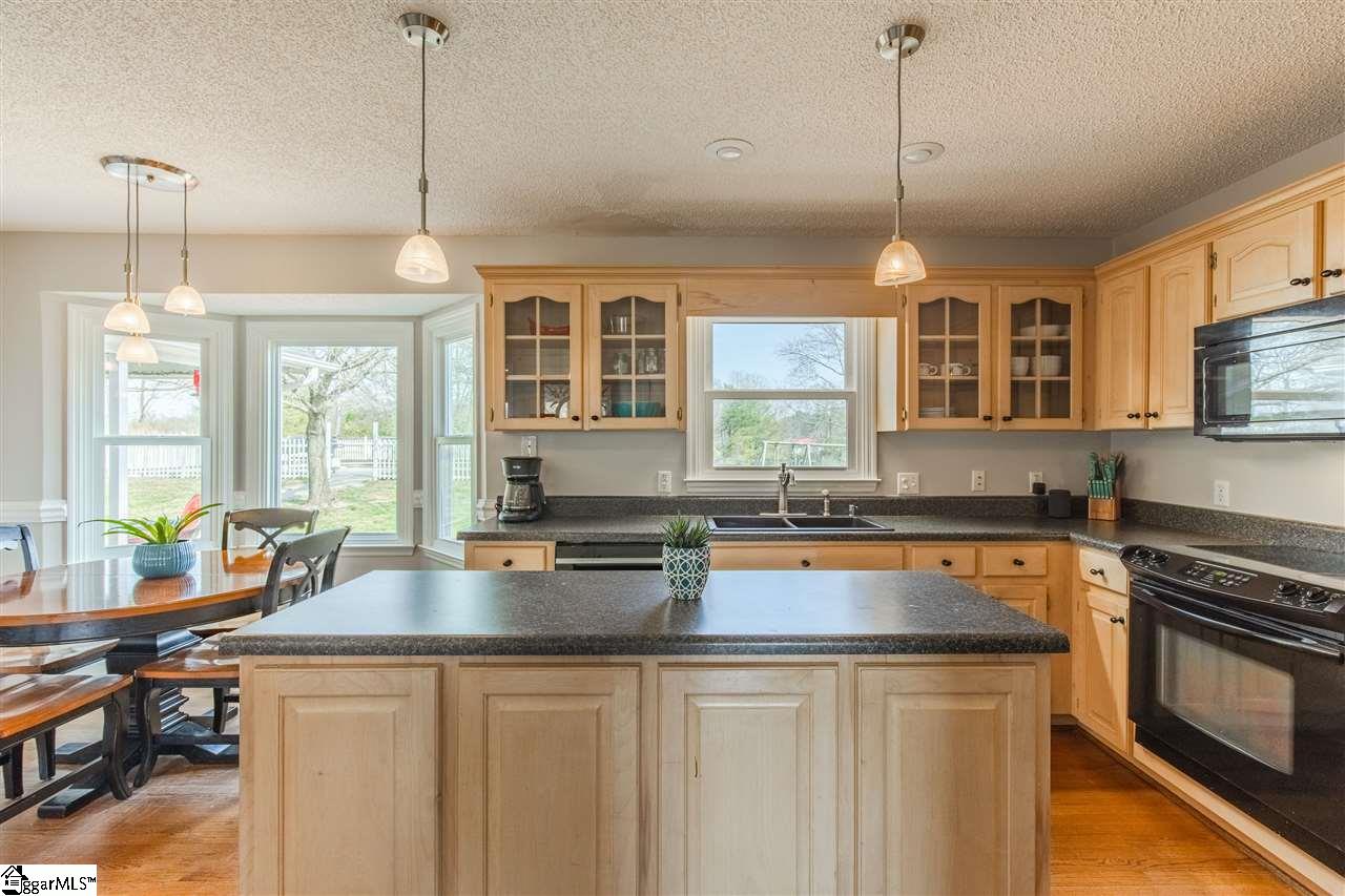 1776 Hannon Road Inman, SC 29349 - Photo 5 of 36