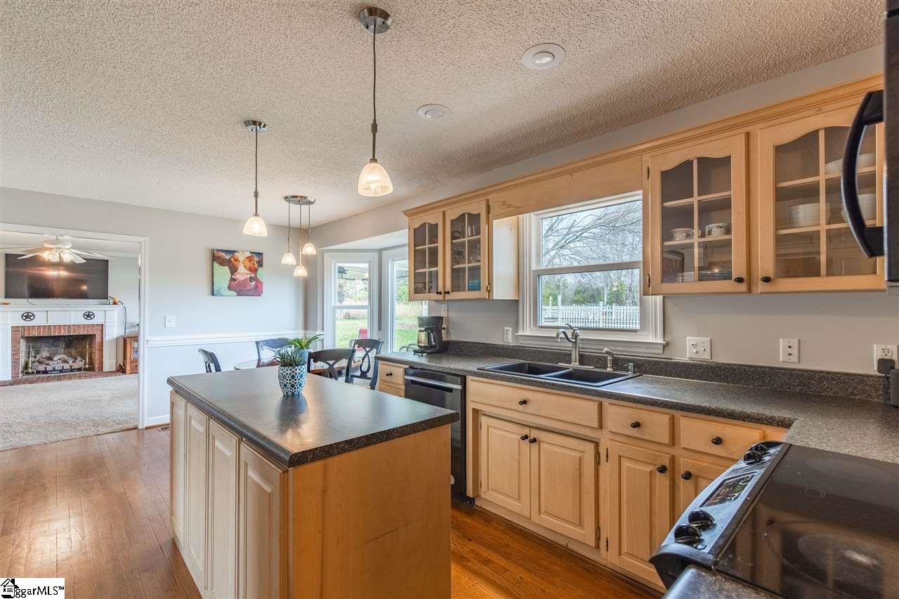 1776 Hannon Road Inman, SC 29349 - Photo 8 of 36