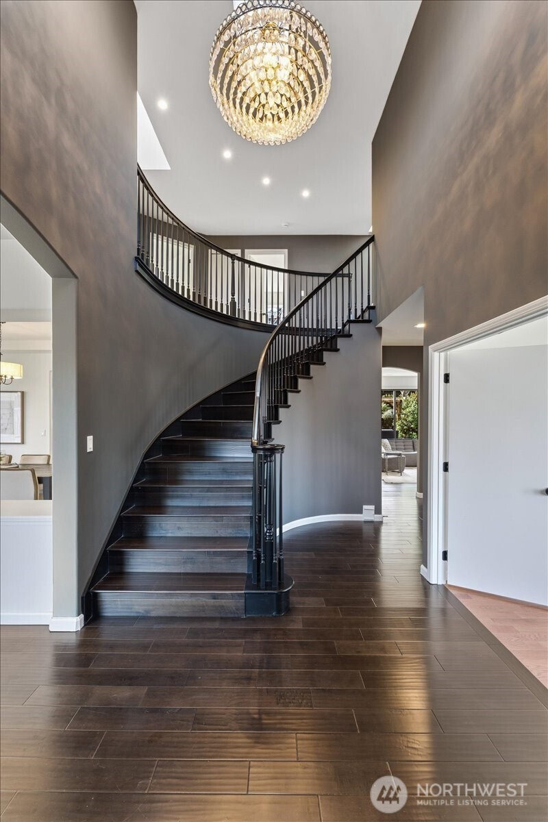 8145 5th Avenue Southwest Seattle, WA 98106 - Photo 3 of 38