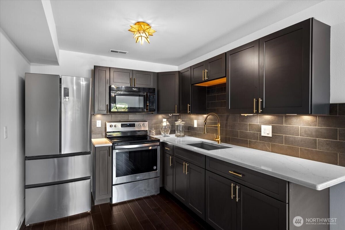 8145 5th Avenue Southwest Seattle, WA 98106 - Photo 33 of 38