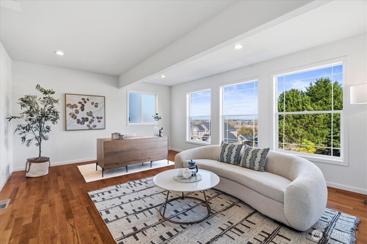 8145 5th Avenue Southwest Seattle, WA 98106 - Photo 4 of 38