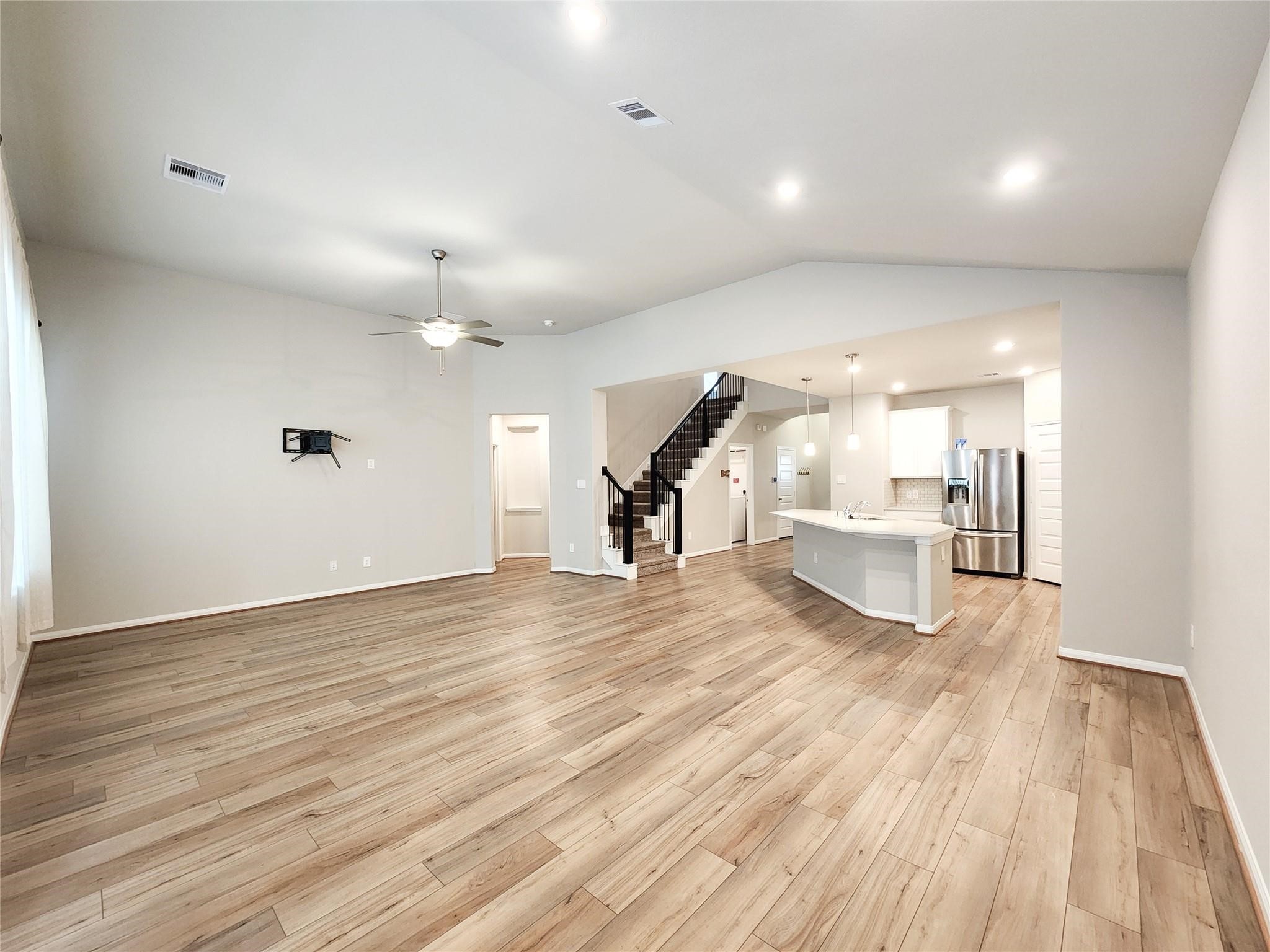 10714 Clfs Vw Drive Rosharon, TX 77583 - Photo 12 of 30