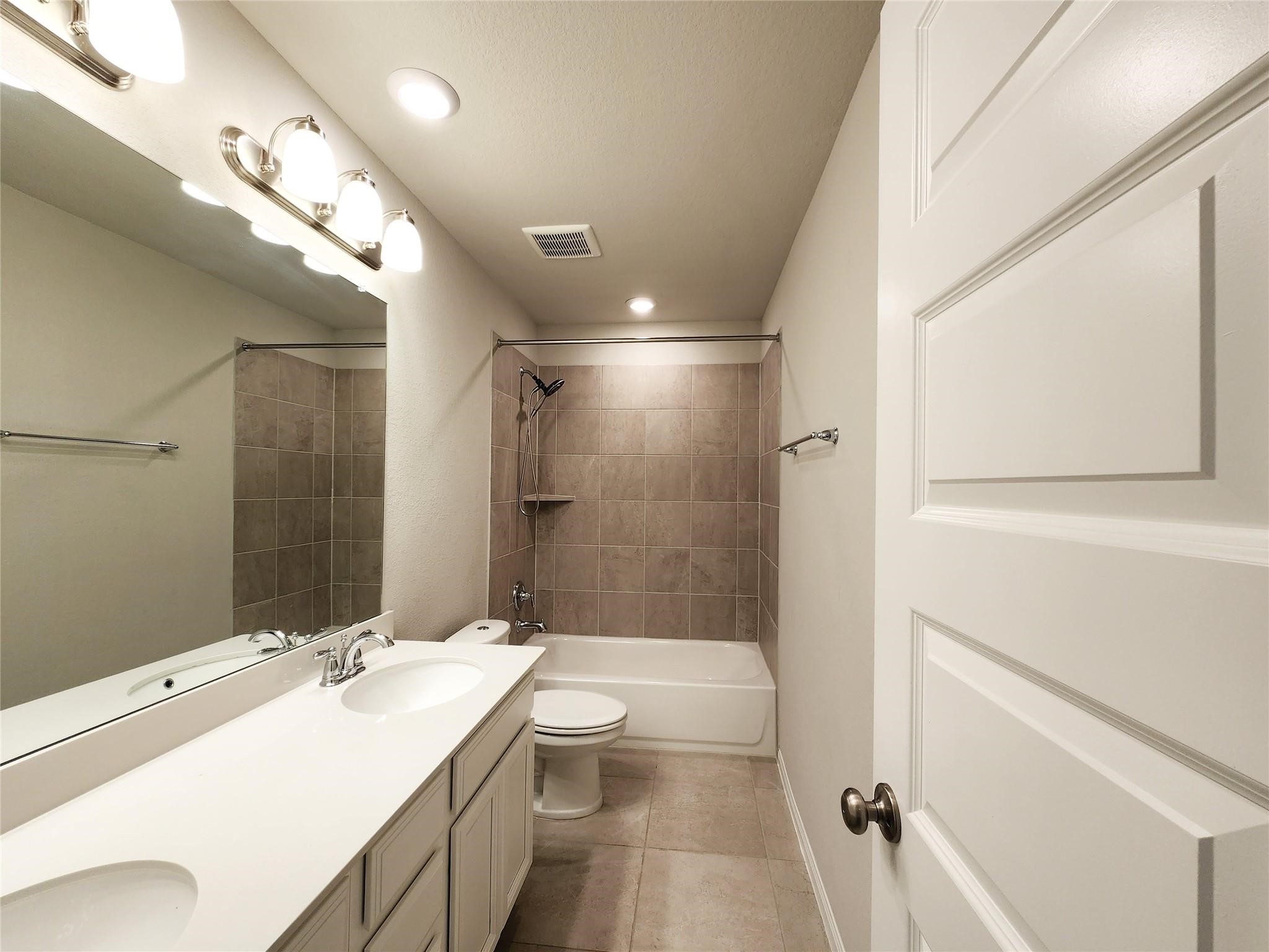 10714 Clfs Vw Drive Rosharon, TX 77583 - Photo 28 of 30