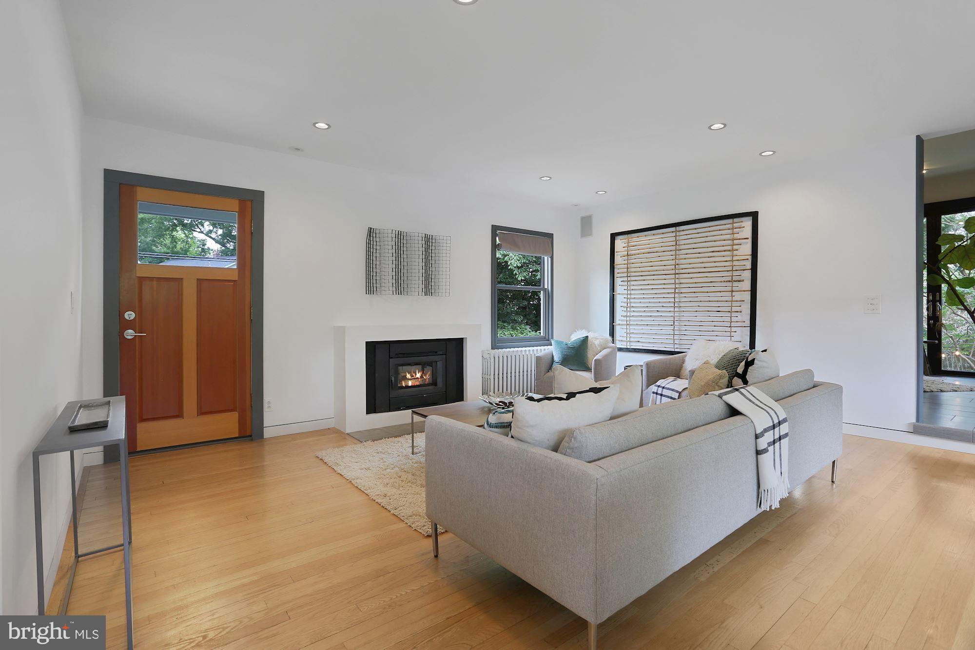 25 East Braddock Road Alexandria, VA 22301 - Photo 12 of 81 Beautiful wood floor and high ceilings