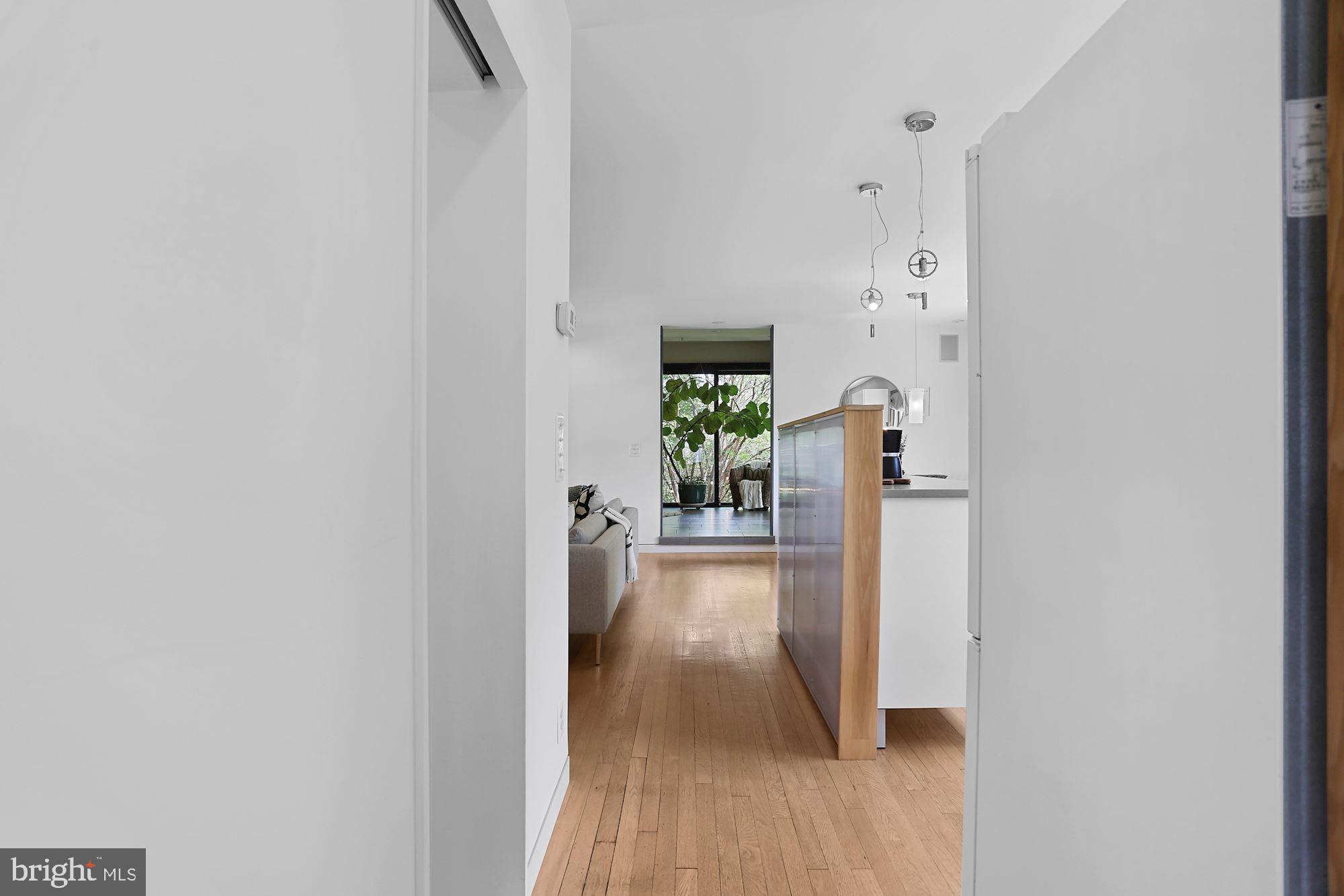 25 East Braddock Road Alexandria, VA 22301 - Photo 21 of 81 Beautiful lines, custom finishes and design
