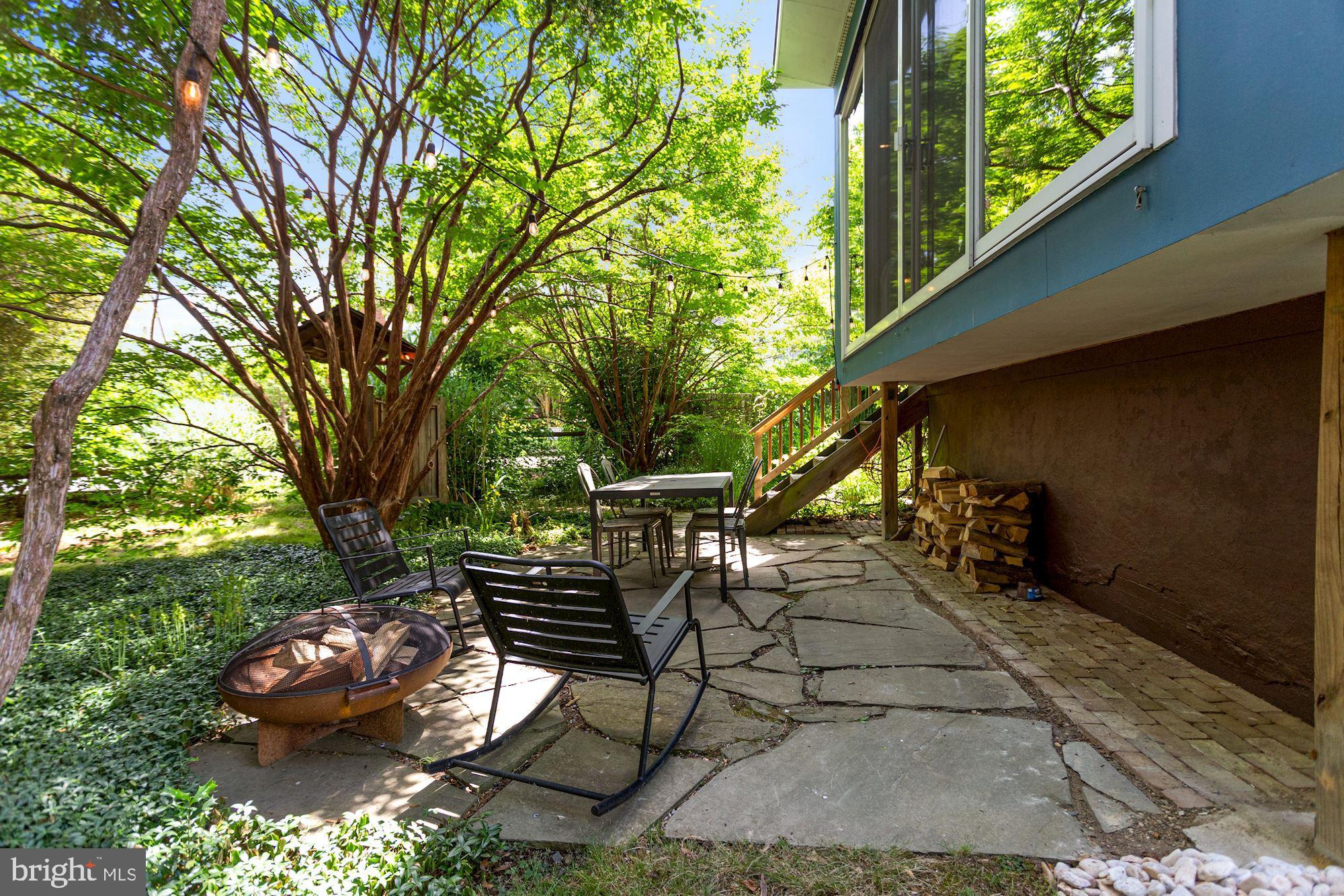 25 East Braddock Road Alexandria, VA 22301 - Photo 34 of 81 Private custom stone patio