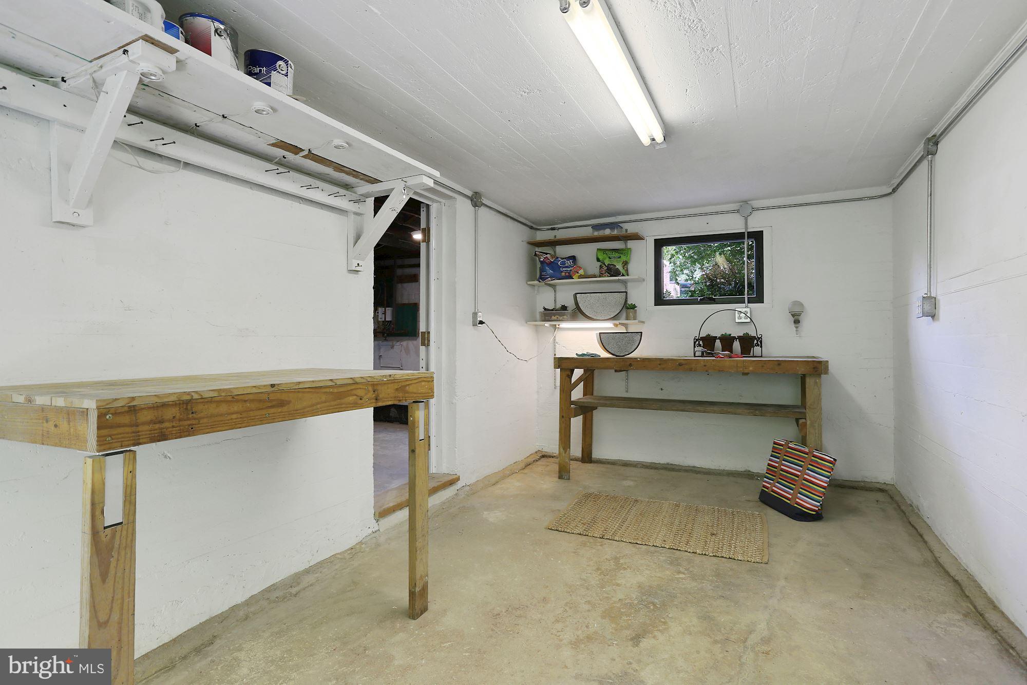 25 East Braddock Road Alexandria, VA 22301 - Photo 67 of 81 Workbench collapses for addition space