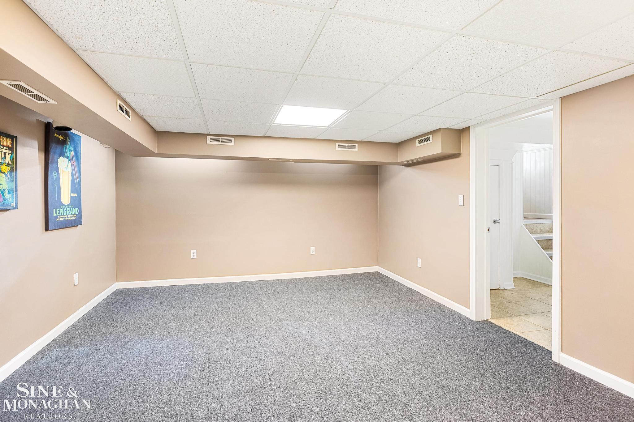 190 Fisher Road Grosse Pointe, MI 48230 - Photo 27 of 37 50106412-26.JPG