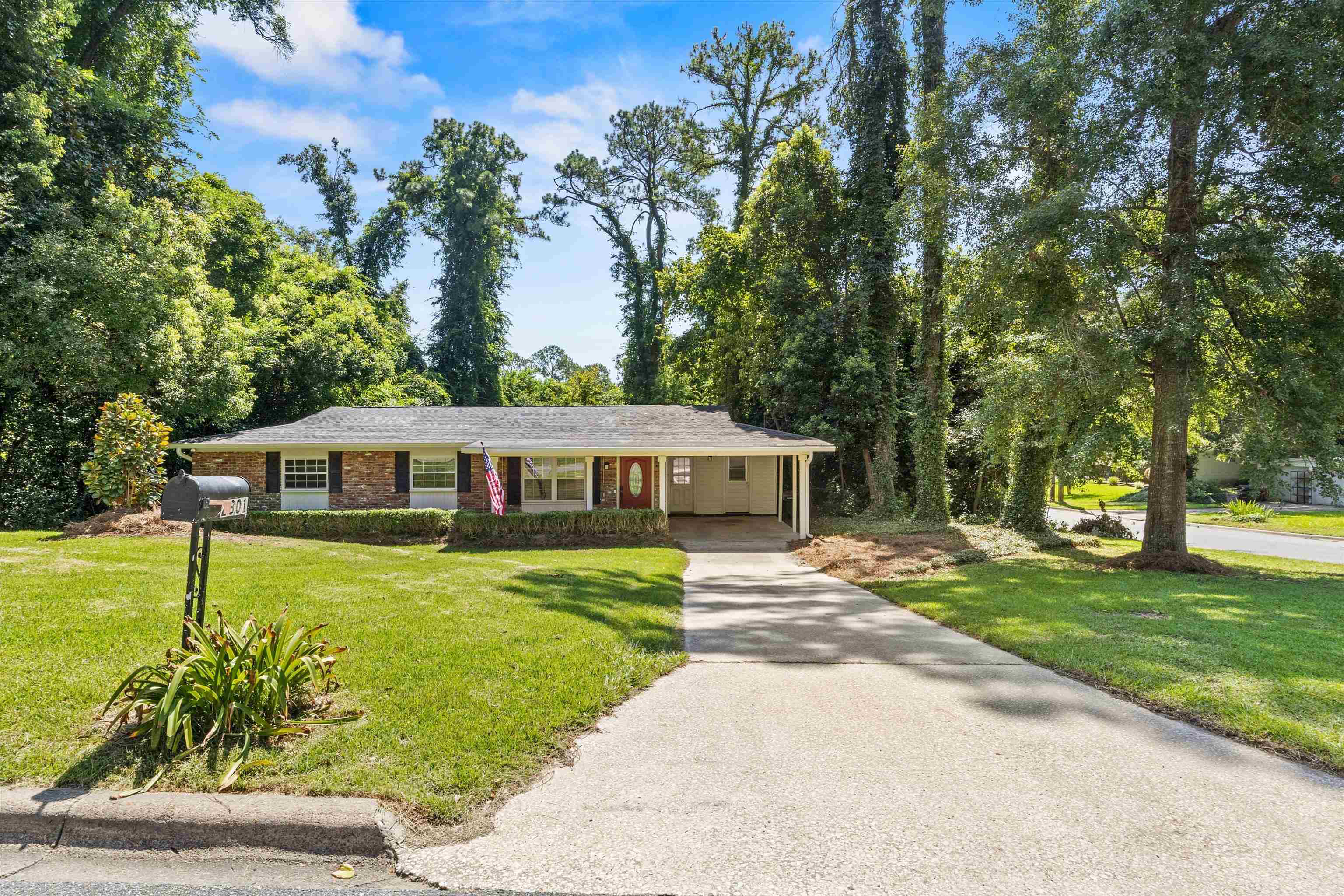 2301 Spoonwood Drive Tallahassee, FL 32303 - Photo 2 of 37