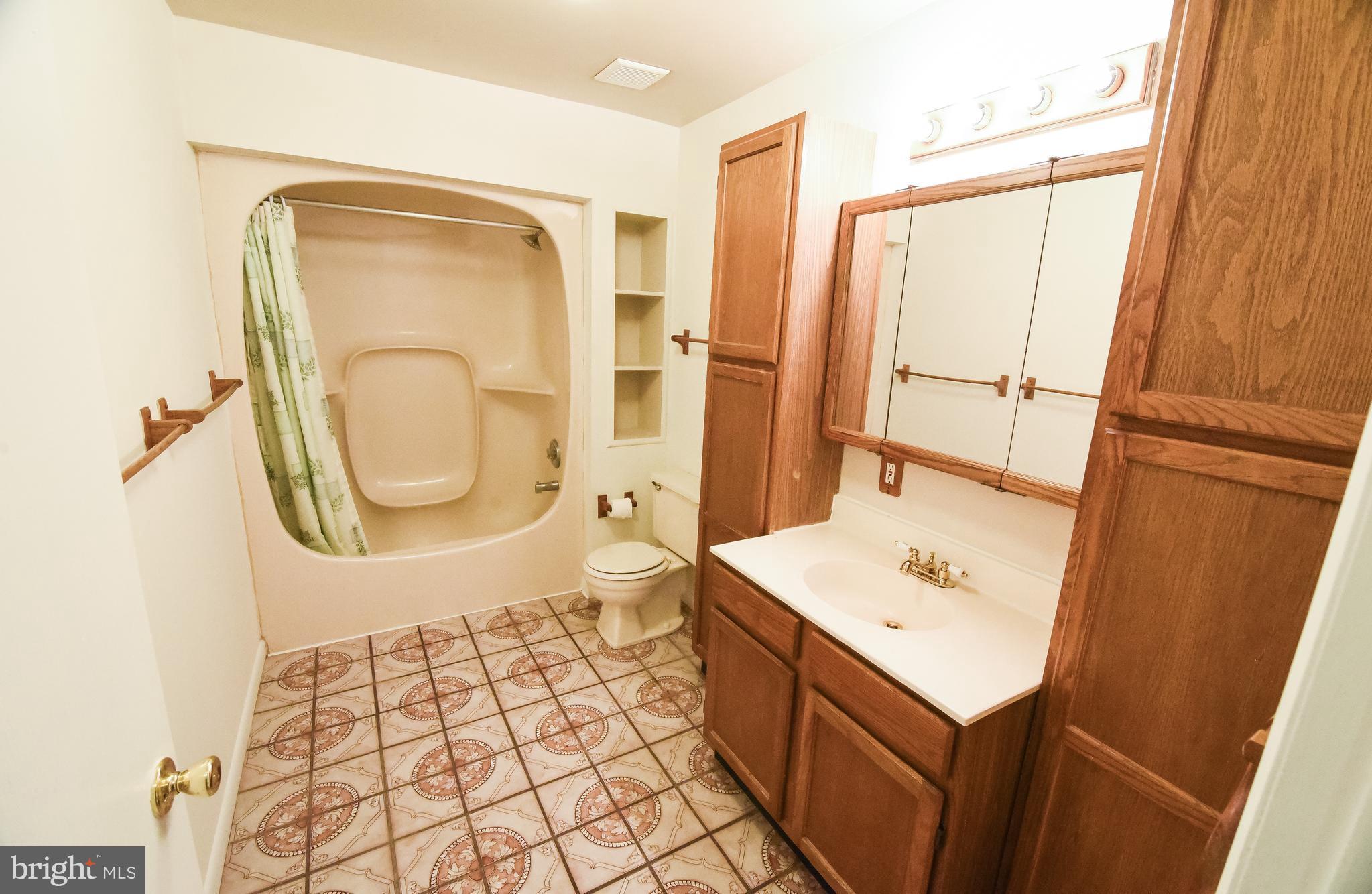 8175 Sycamore Road Lusby, MD 20657 - Photo 9 of 29 Bath