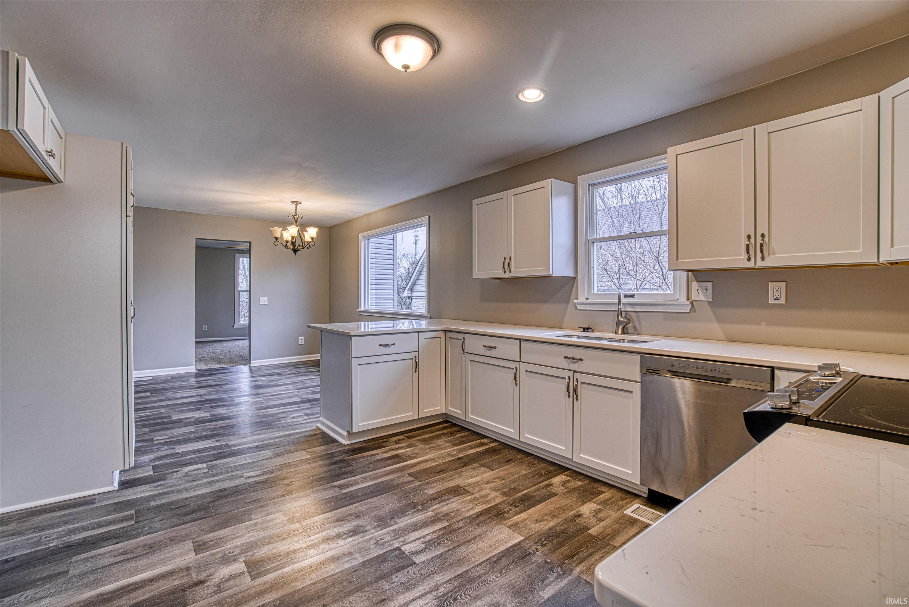 331 Locust Street Newburgh, IN 47630 - Photo 5 of 32 Gallery Image 5