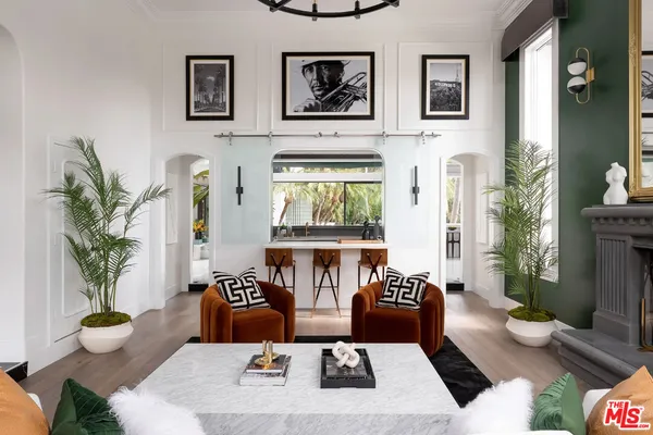 a view of a livingroom with furniture