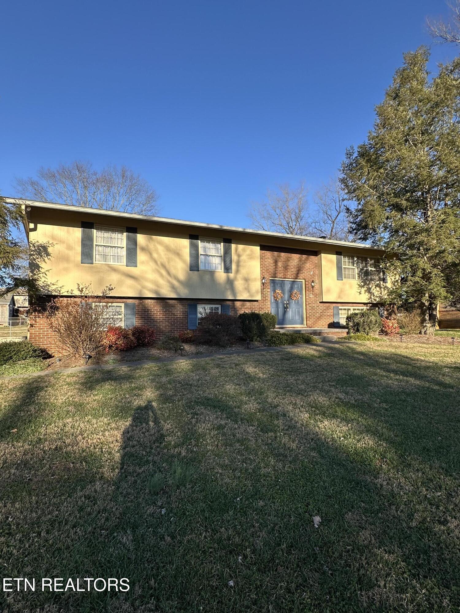 7712 Castlecomb Road Powell, TN 37849 - Photo 2 of 21 IMG_6032