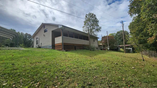 $259,000 | 348 Bill Hunter Road, Celina, TN 38551