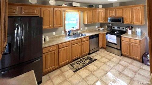 8342 Fenton Road Grand Blanc, MI 48439 - Photo 8 of 27 Gallery Image 8