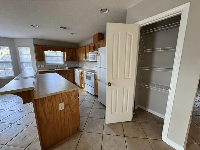 $2,000 | 104 Windridge Drive, Brunswick, GA 31520