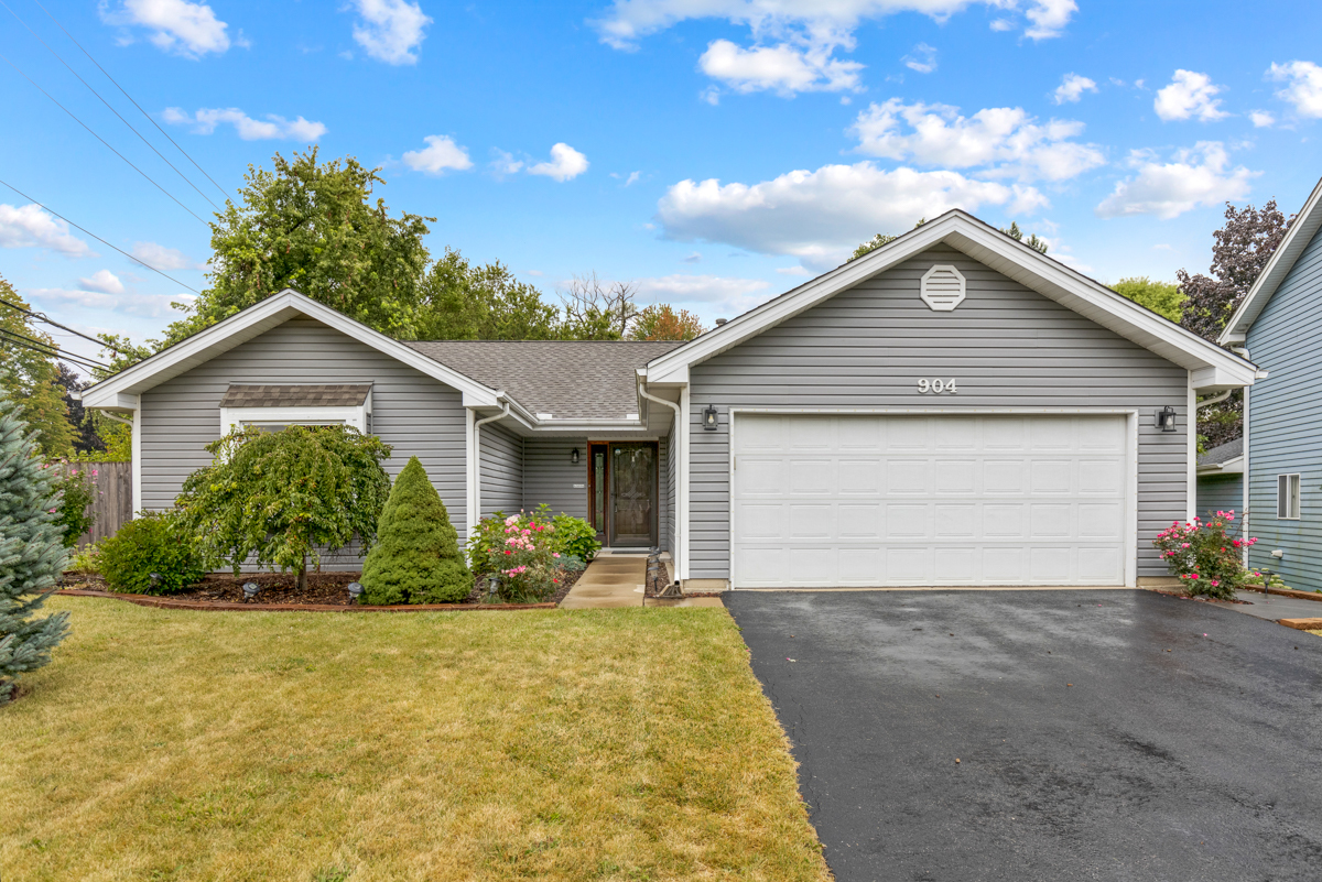 904 Springhill Circle Naperville, IL 60563 - Photo 1 of 24 Gallery Image 1