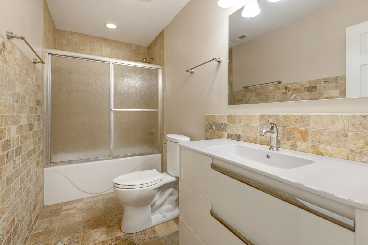 904 Springhill Circle Naperville, IL 60563 - Photo 12 of 24 Gallery Image 12