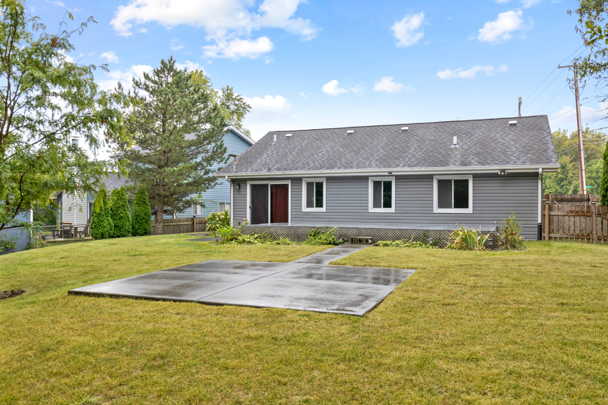 904 Springhill Circle Naperville, IL 60563 - Photo 17 of 24 Gallery Image 17