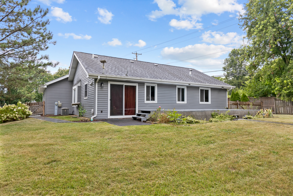 904 Springhill Circle Naperville, IL 60563 - Photo 23 of 24 Gallery Image 23