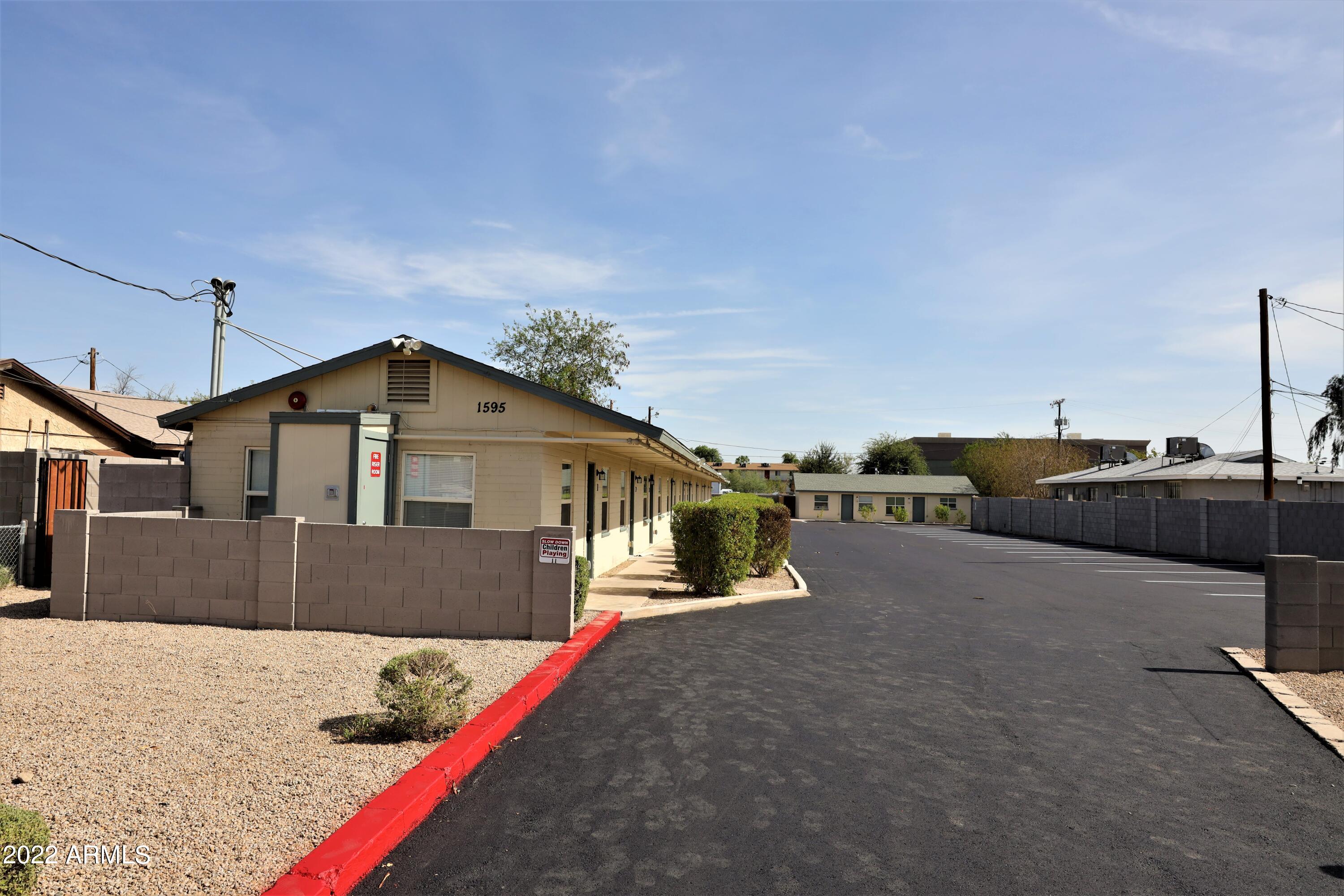 1595 West Mountain View Road Phoenix, AZ 85021 - Photo 3 of 17 BL1A7097Z
