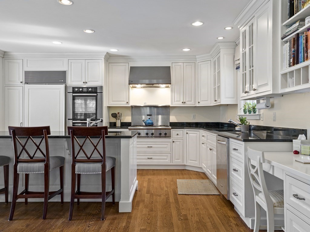 15 Kenilworth Road Wellesley, MA 02482 - Photo 12 of 39
