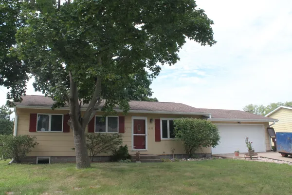 $299,900 | 633 12th Avenue North, Onalaska, WI 54650