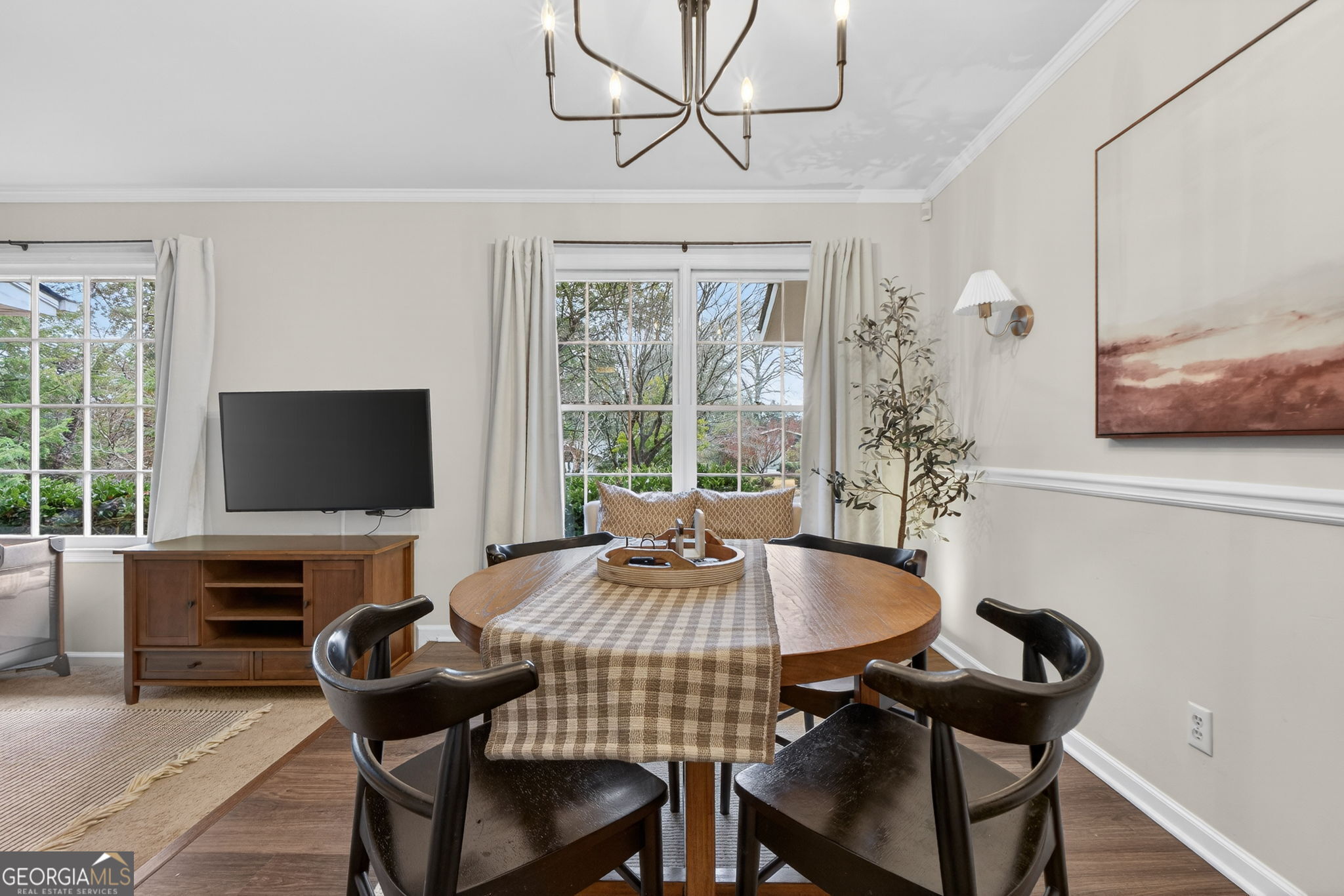 209 Laramie Road Griffin, GA 30224 - Photo 11 of 36 a dining room with furniture and window