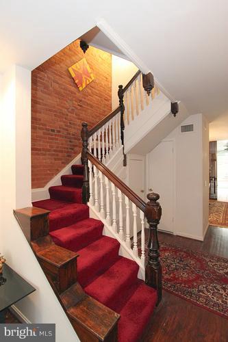 128 D Street Southeast Washington, DC 20003 - Photo 18 of 28 Interior (General)