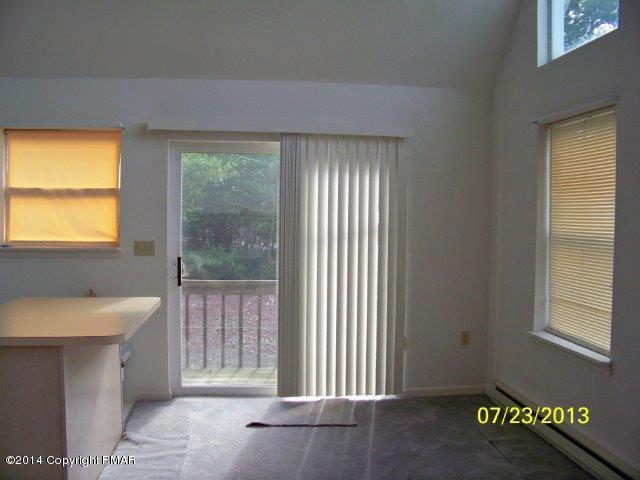 2504 Ramon Drive Blakeslee, PA 18610 - Photo 4 of 13 Dining Area