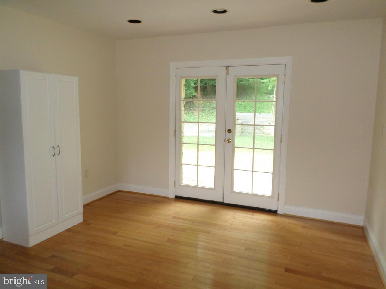 1712 Roland Avenue Baltimore, MD 21204 - Photo 6 of 14 Kitchen