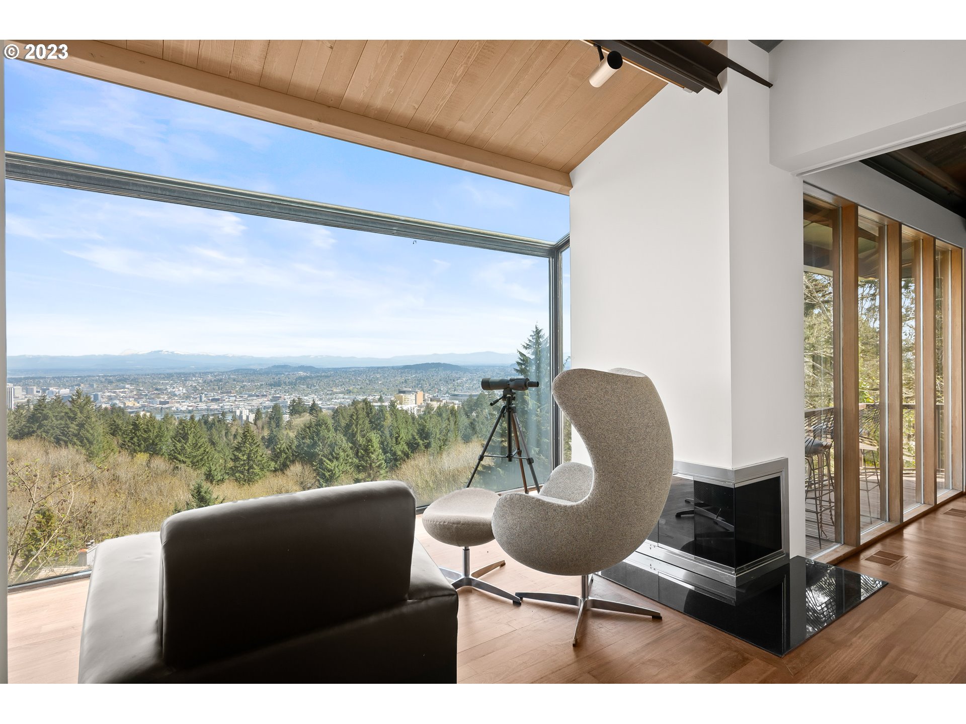 2880 Southwest Fairmount Boulevard Portland, OR 97239 - Photo 18 of 24 a balcony with outdoor seating and city view