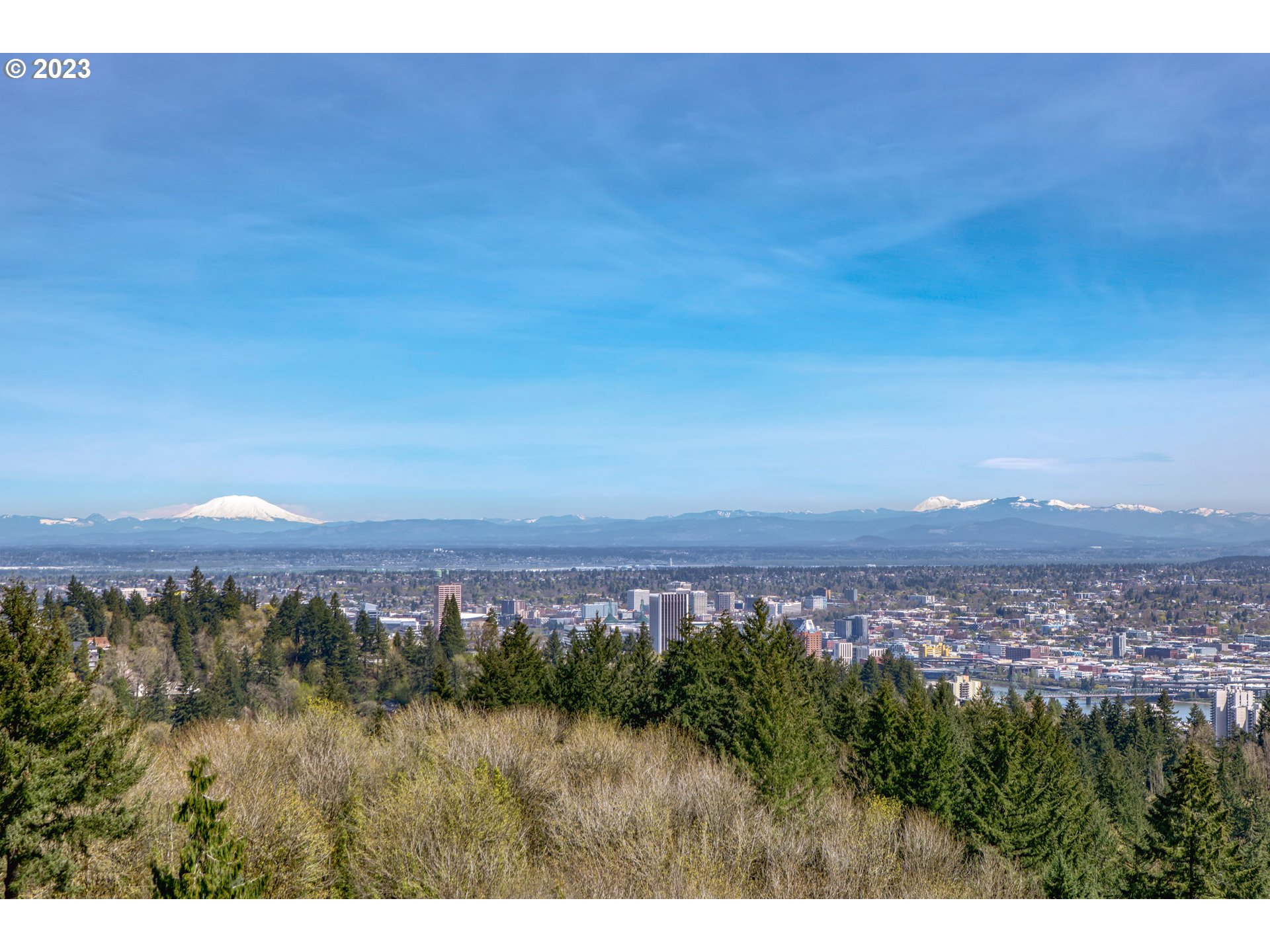 2880 Southwest Fairmount Boulevard Portland, OR 97239 - Photo 4 of 24 a view of city and mountain