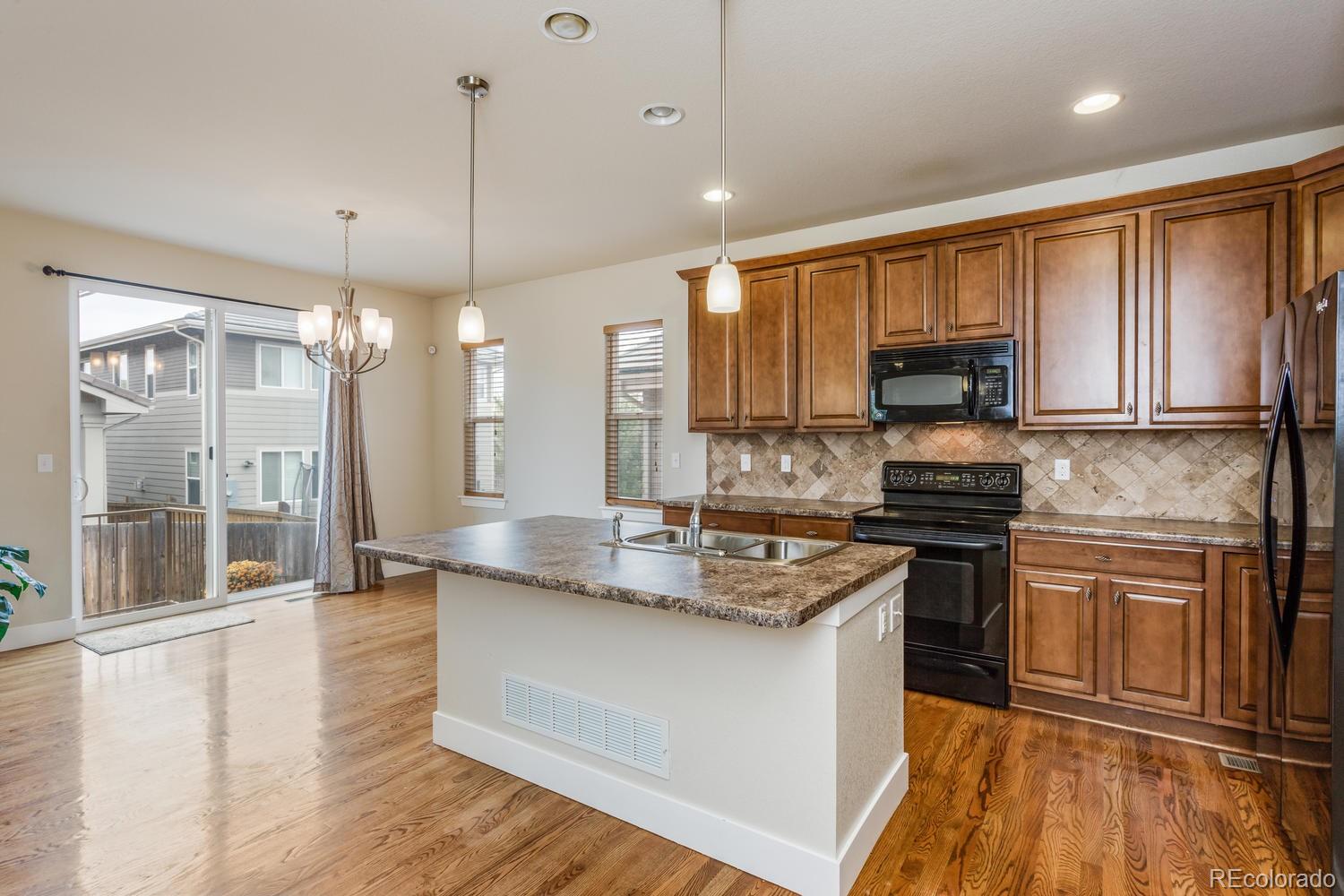 10463 Rutledge Street Parker, CO 80134 - Photo 3 of 20 Gallery Image 3