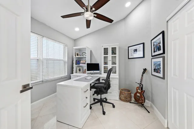 $534,900 | 4052 Crescent Creek Place, Coconut Creek, FL 33073